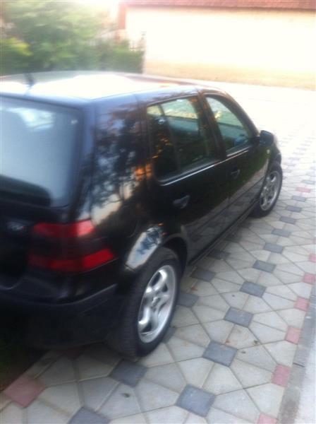 VW-Golf-4--03