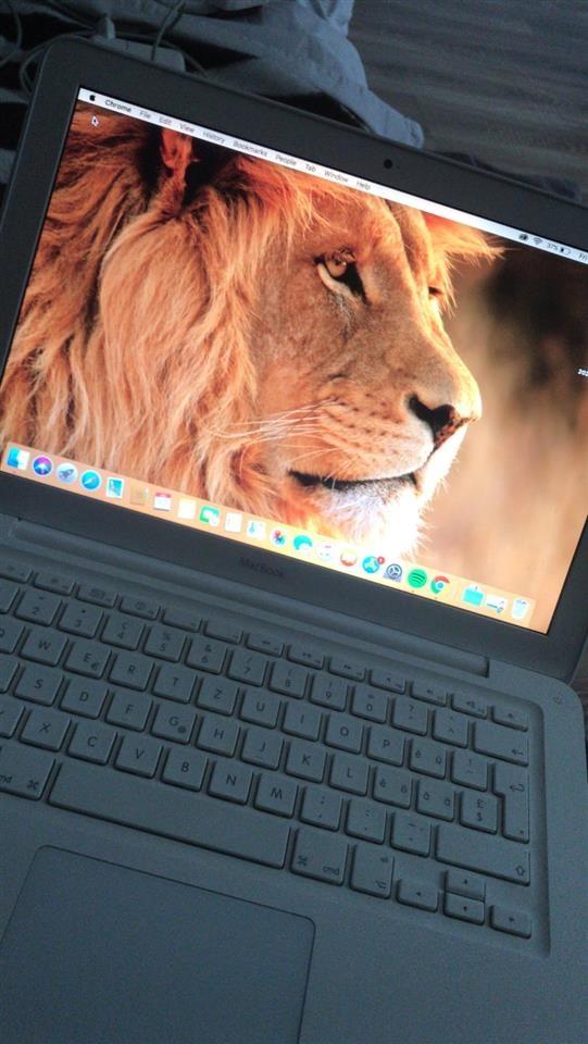 shitet-laptopi-macbook
