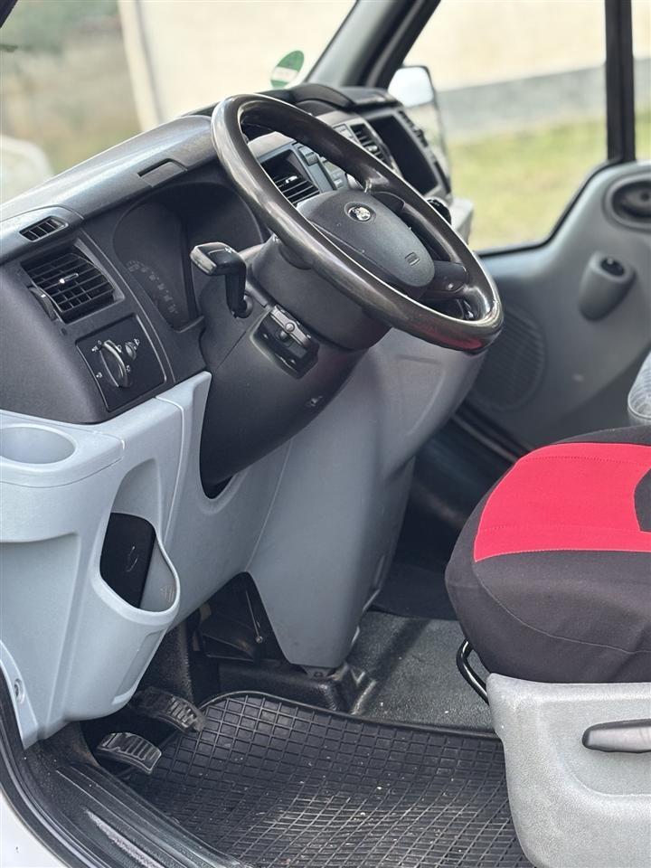 Kombi-Ford-Transit