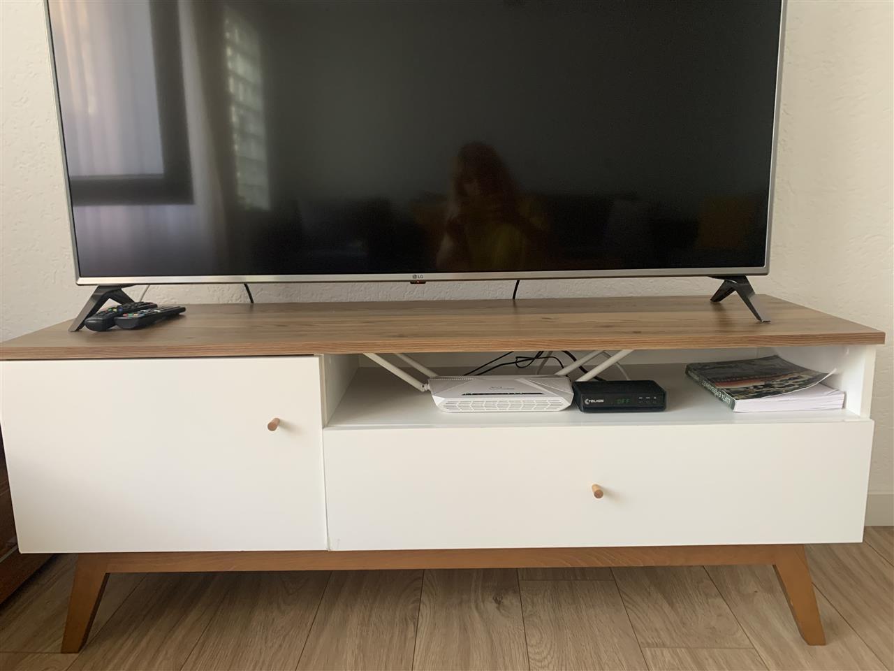 Komode-per-TV