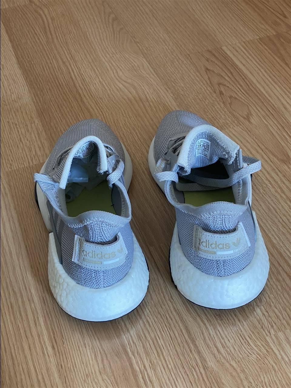 Adidas-