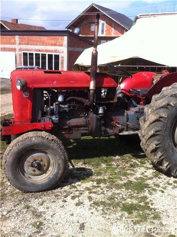 Traktor IMT 558