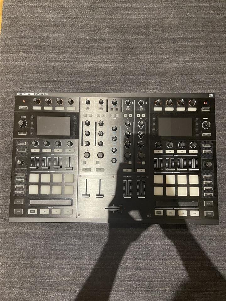 DJ-S8-Traktor-Controller