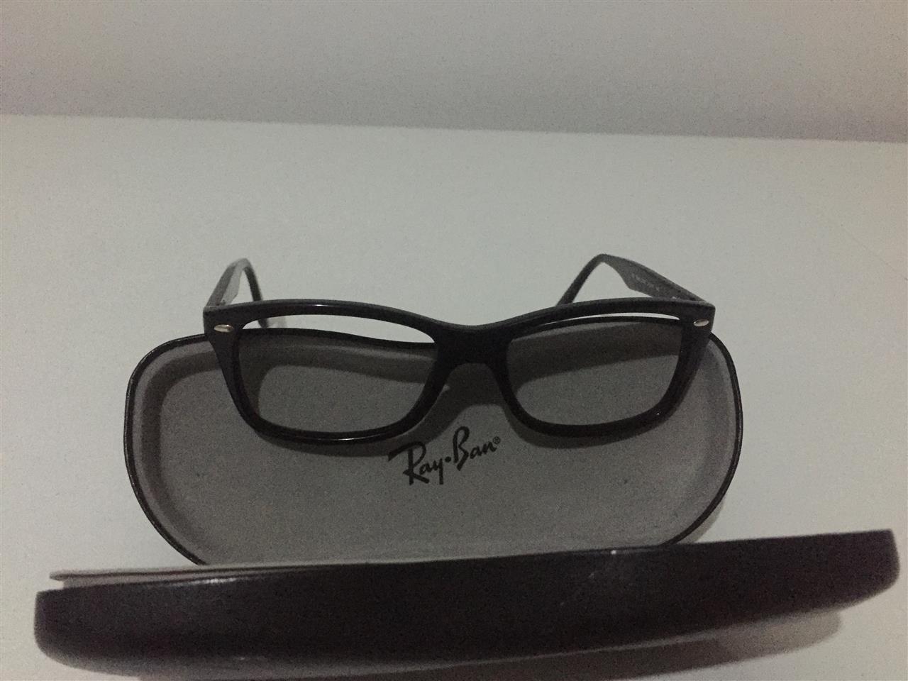 Ray-Ban-