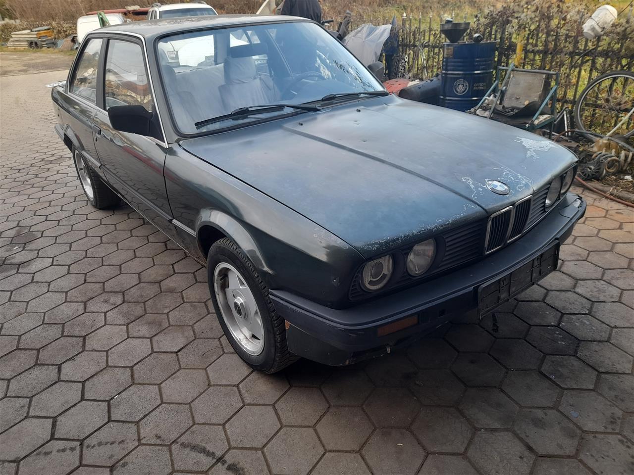She-s-BMW-