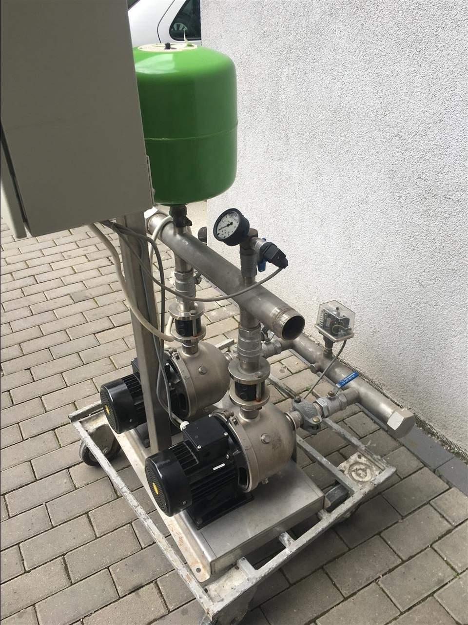 Pompe-e-ujit