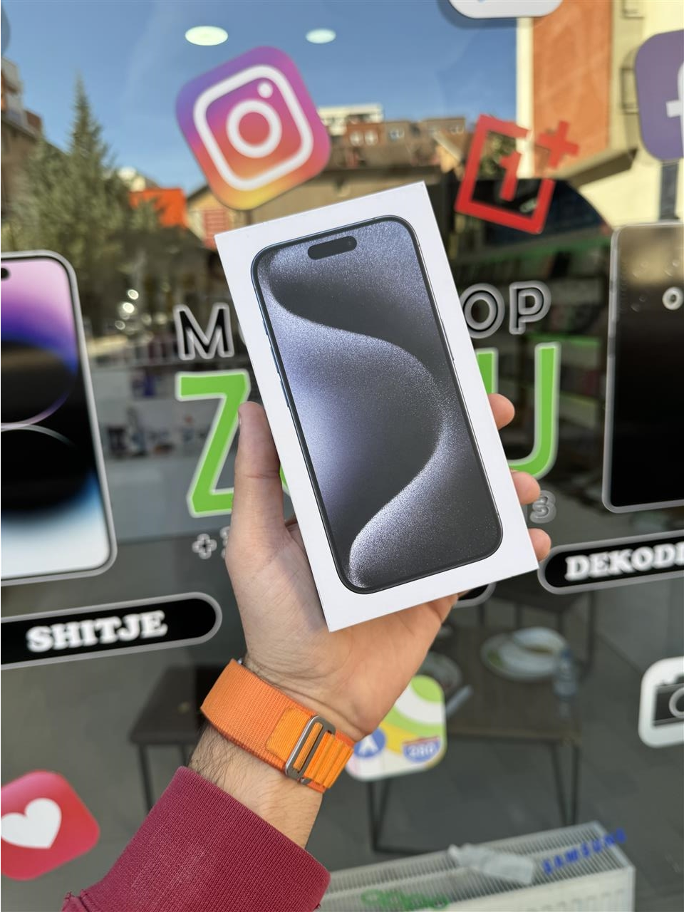 iPhone-15-Pro-256GB-CE----