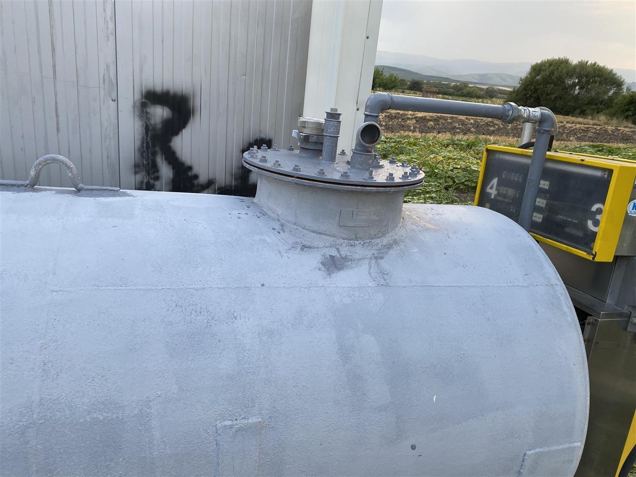 Shitet-rezervari-4000-L-per-nafte-ose-benzine