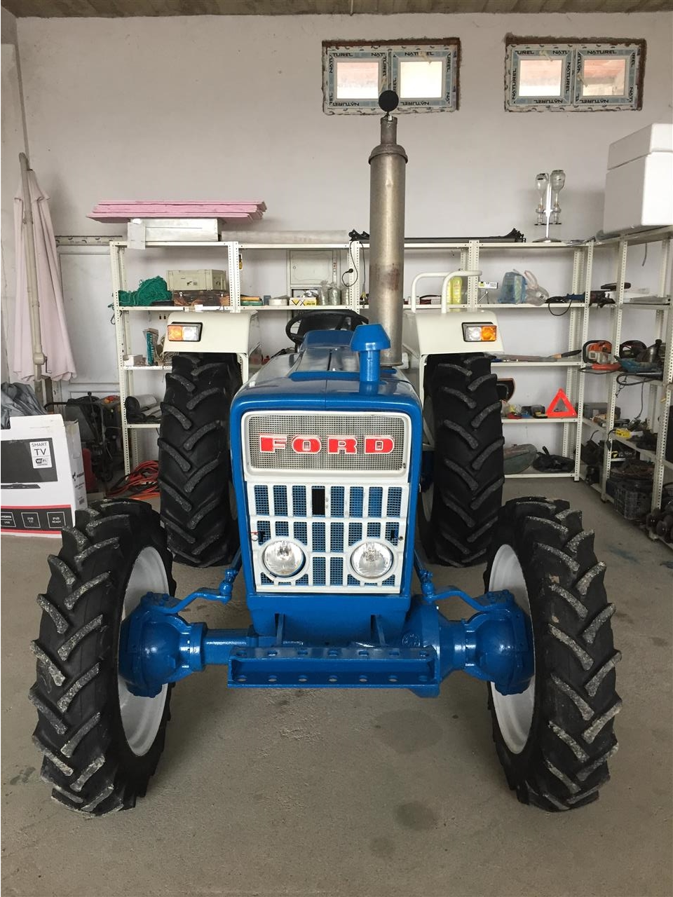 Traktor-Ford-5000