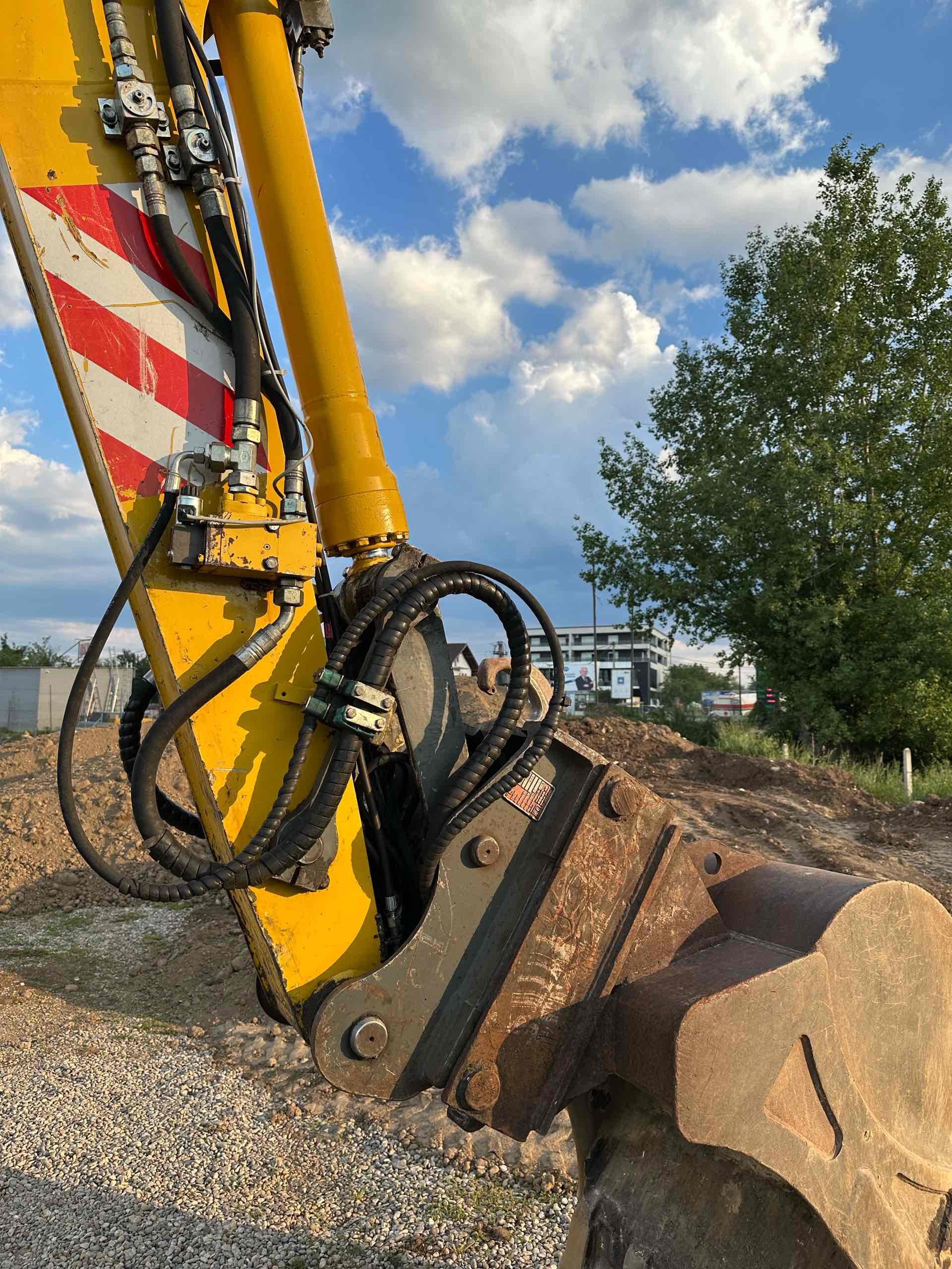 Liebherr-A-904-C