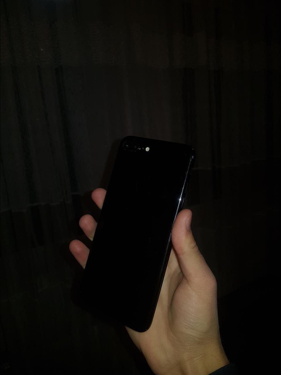 Iphone-7-plus-jet-black-128giga-