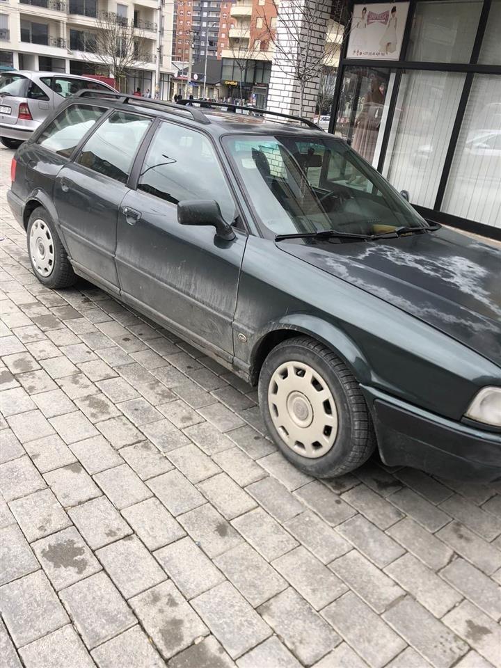 Audi-B4-