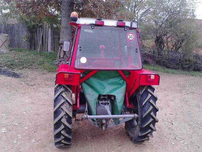 Traktor IMT539