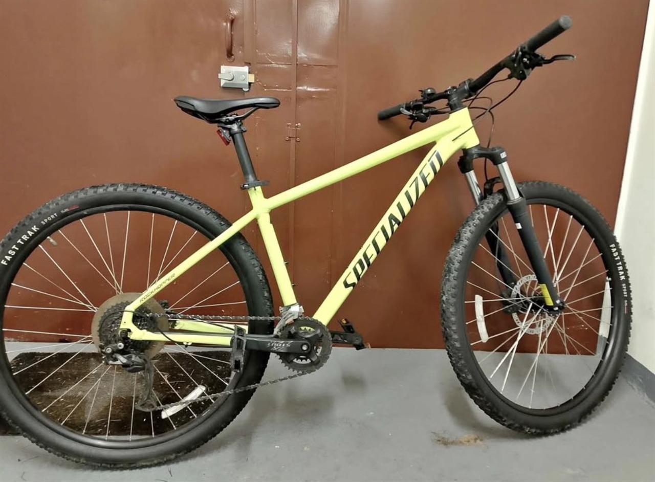 SPECIALIZED-ROCKHOPPER