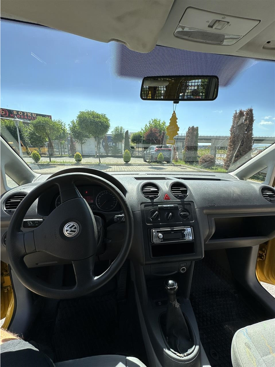 Shitet-Pikapi-Caddy-sapo-ardhur-----