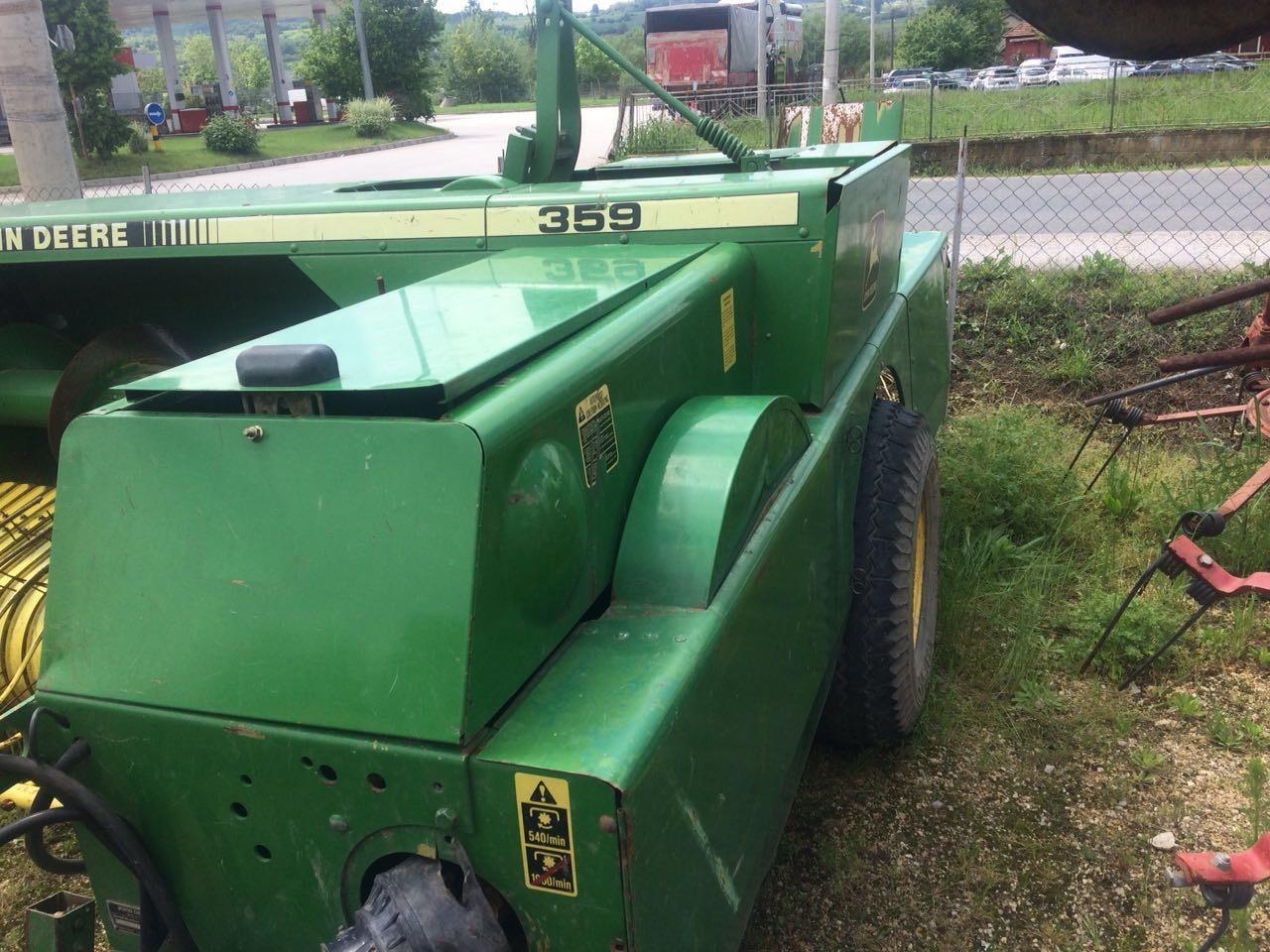 John-Deere-e-shitur