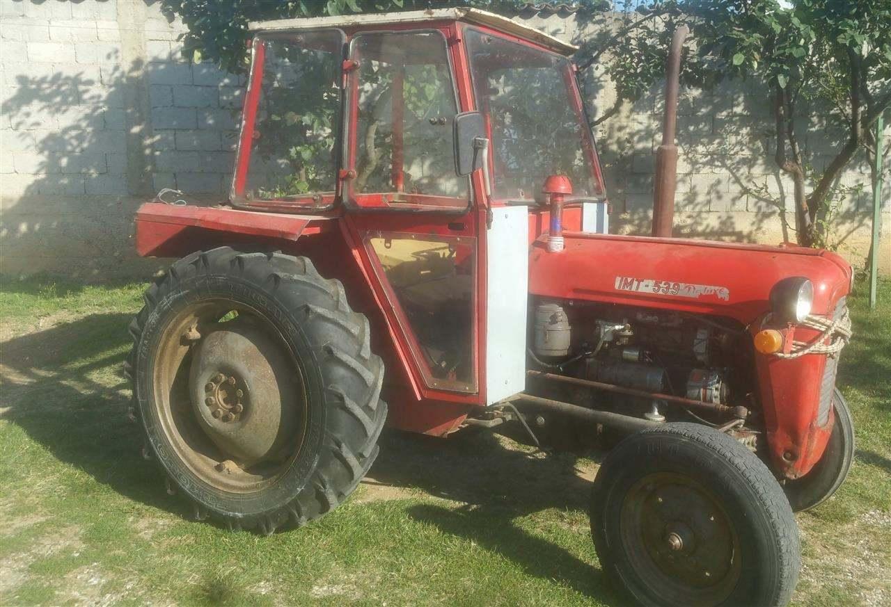 Traktor-IMT-539--86
