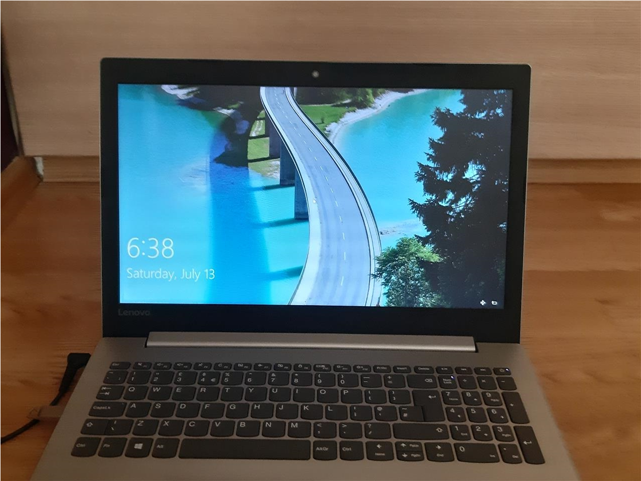 Laptop-LENOVO