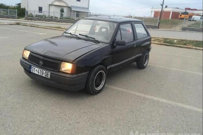 Shitet opel corsa 
