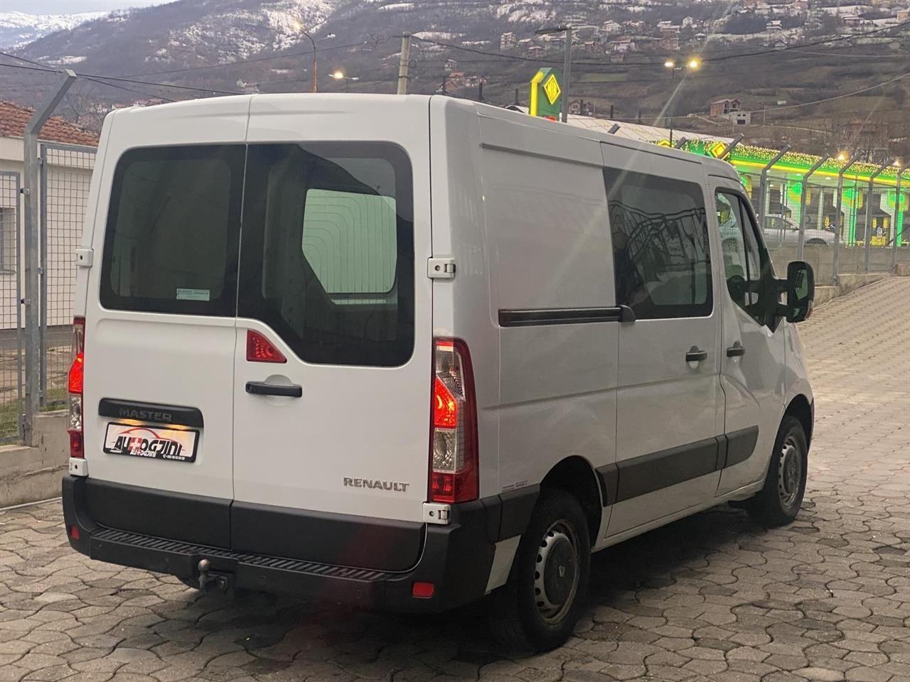 Renault-master---------