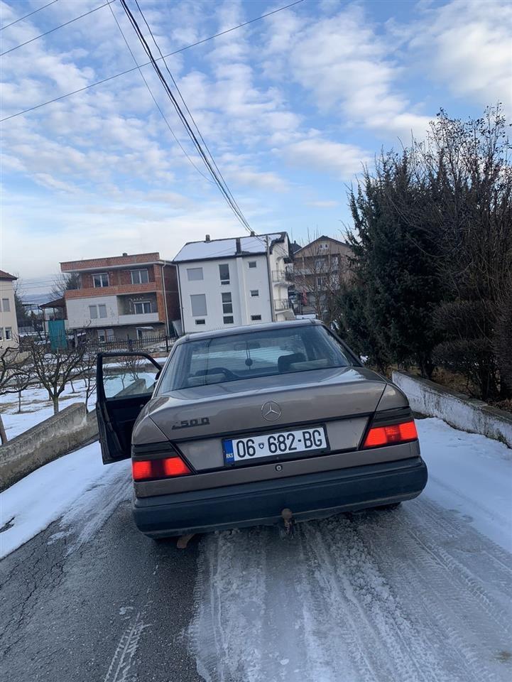 -Mercedes-benz-