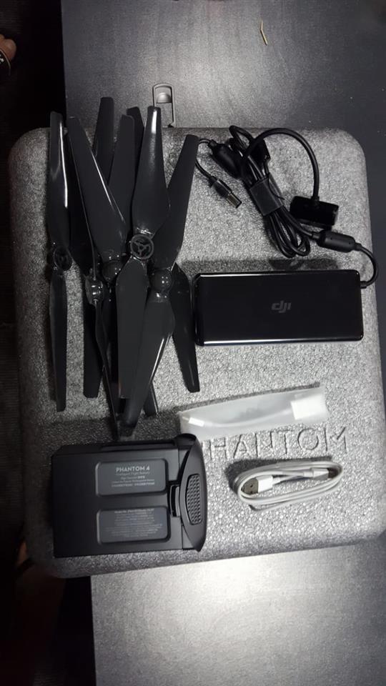 Dron--phantom-4-pro-plus