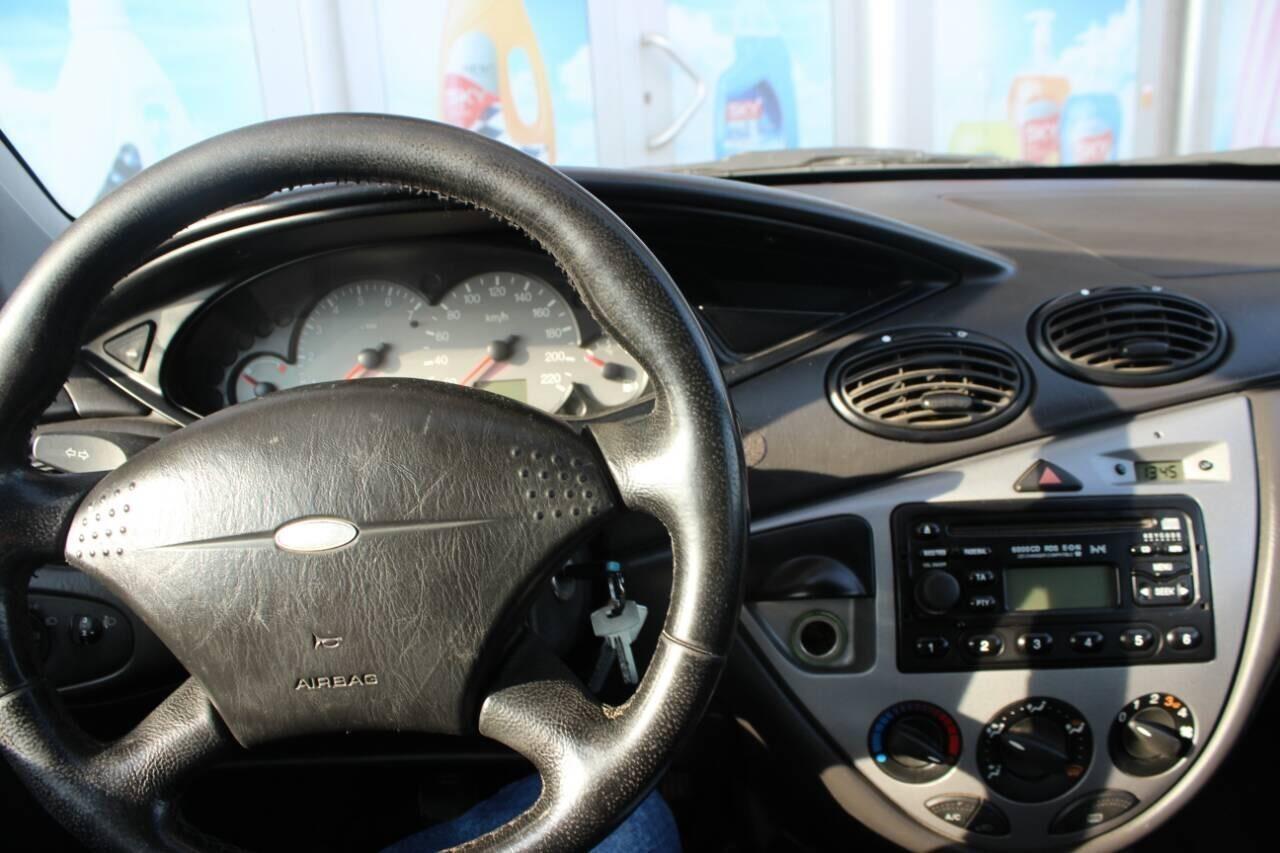 Shitet-Ford-Focus