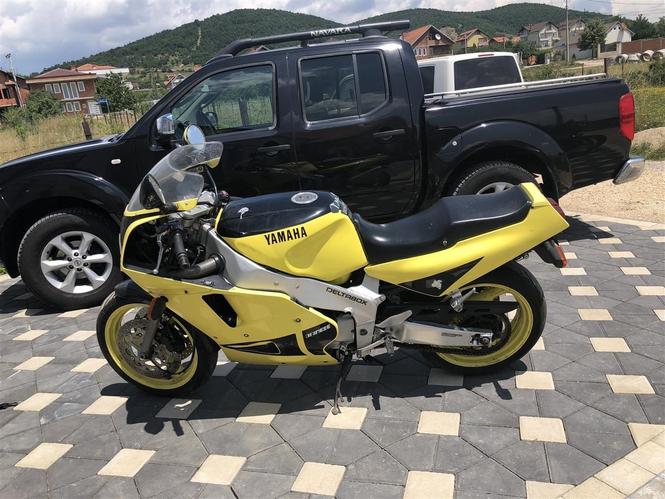 YAMAHA 