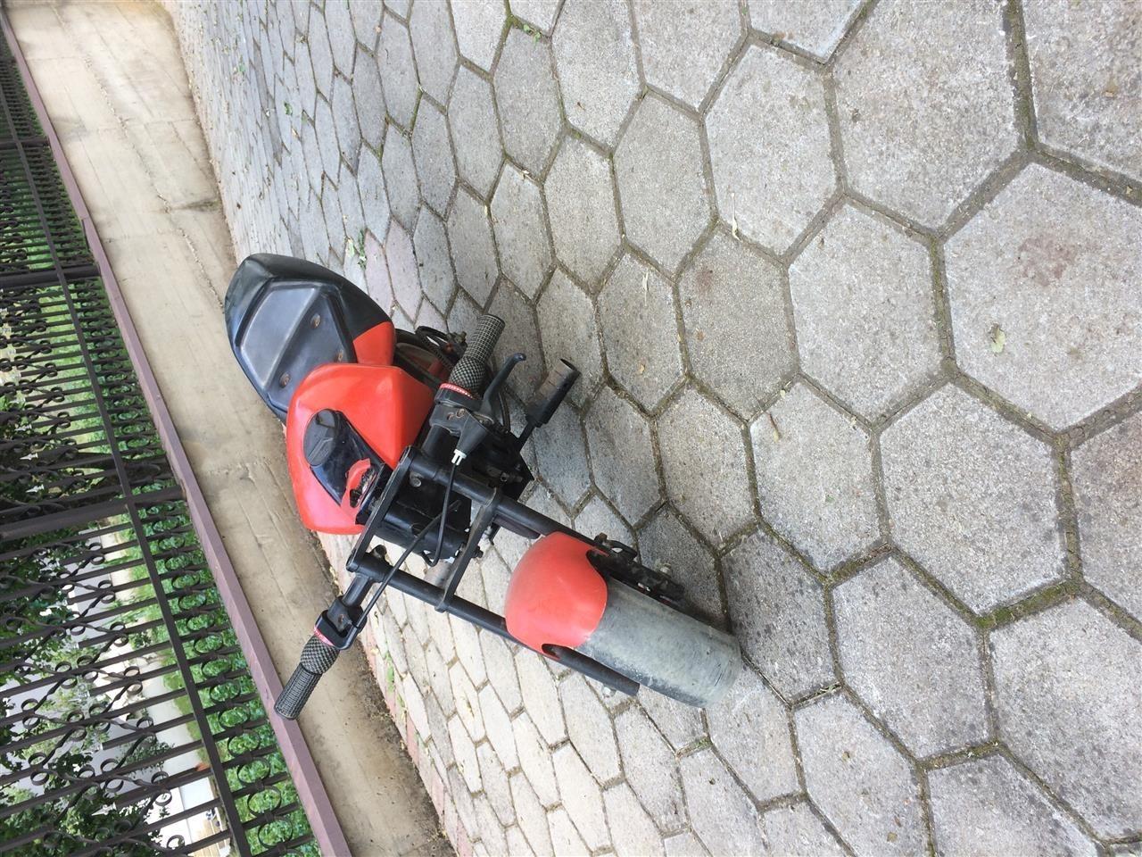 shitet-motrri