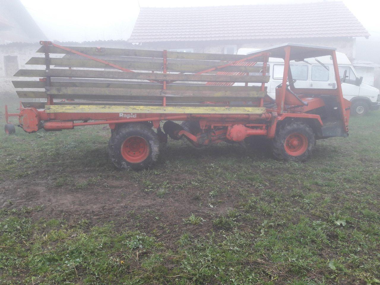 Traktor-mbledhs-te-barit