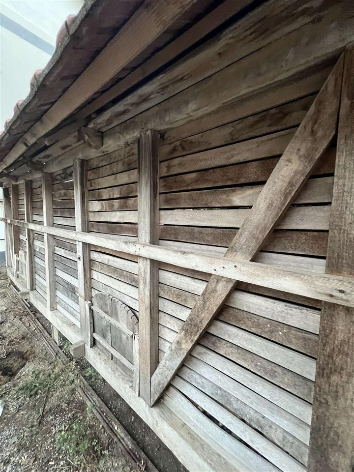 Kosh-dhe-llastera-per-qfardo-nevoje