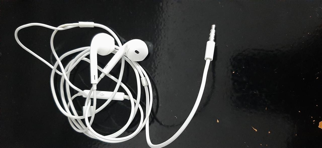 Apple-EarPods---15-