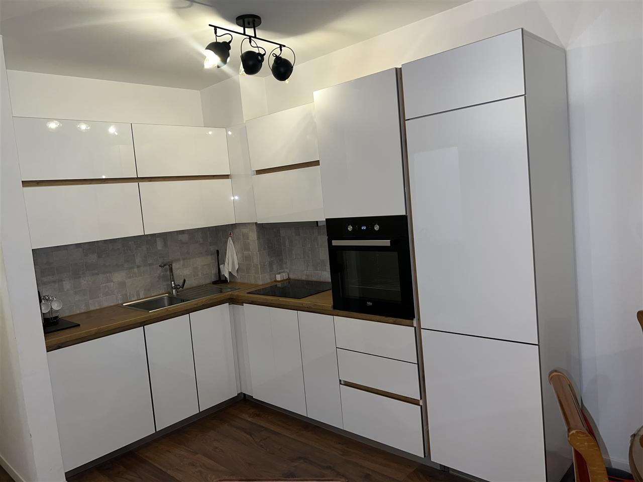 Banese-me-qira-ne-qender-te-Pejes--qendrim-ditor-
