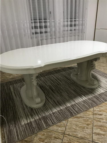 TAVOLINË E BUKES (trapezari)