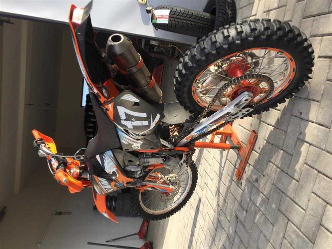 Shes motorrin 