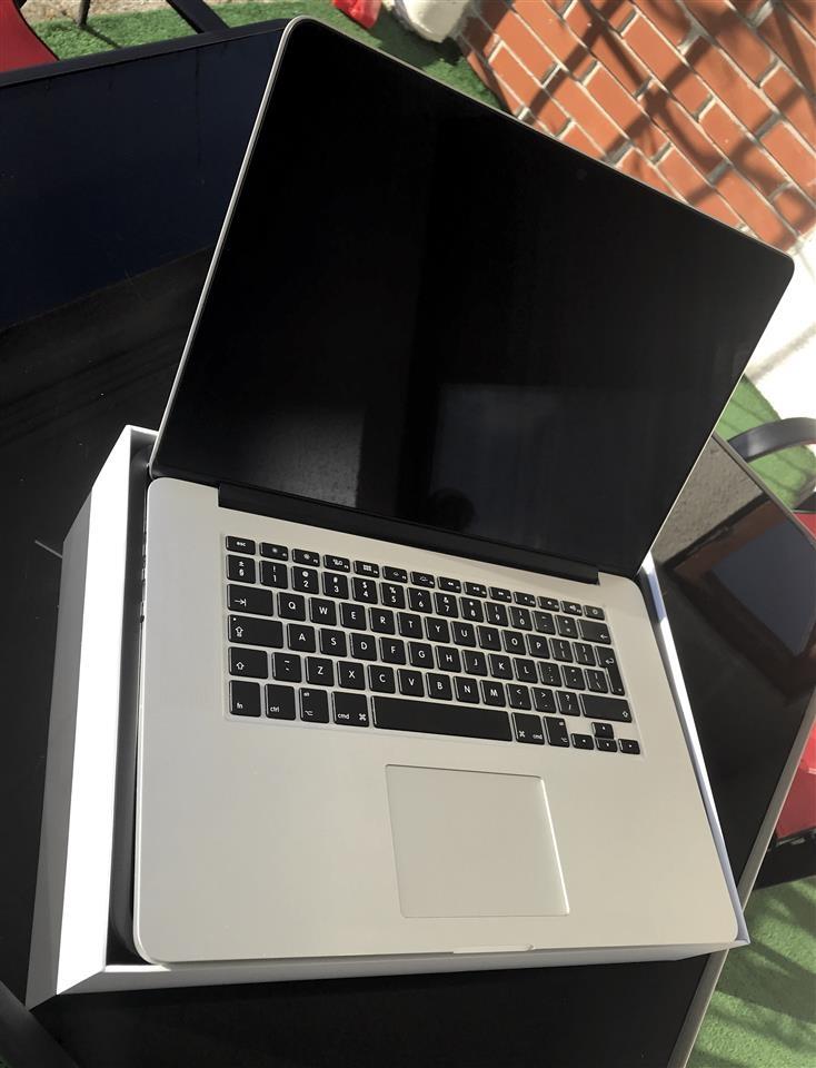 ---MacBook-Pro-15---