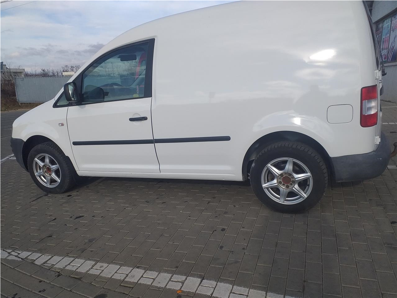 Shitet-caddy-