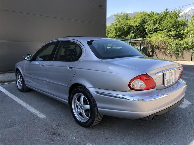Jaguar X Type 