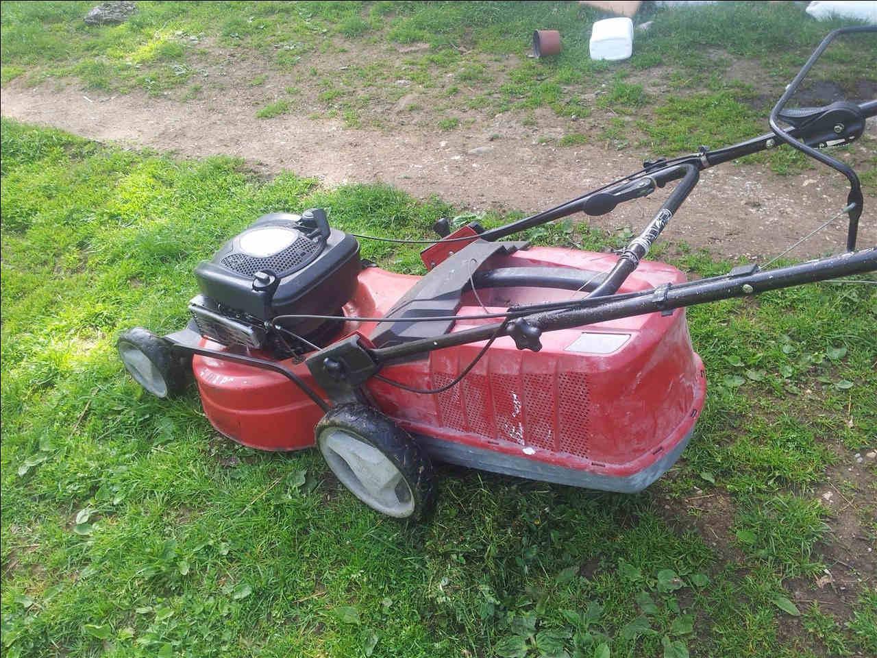Makine-per-kositjen-e-barit--Einhell-