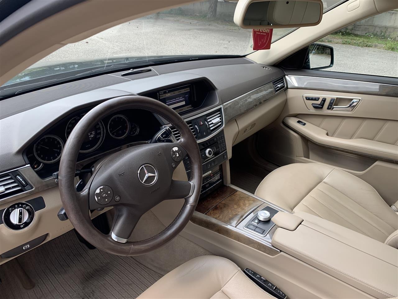 Mercedes-E350-