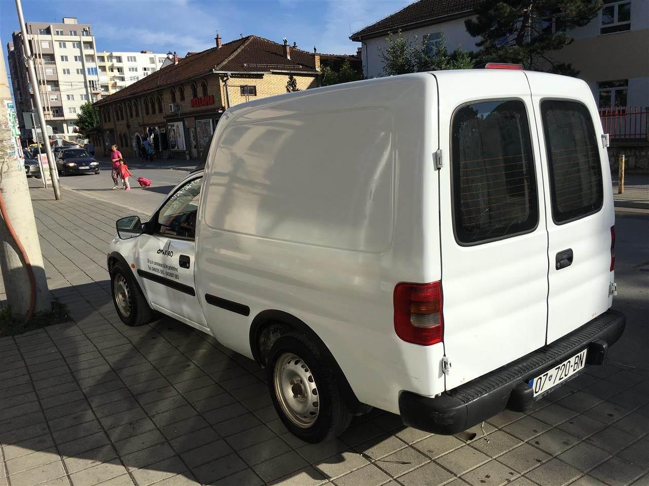 Opel-Combo-1-7D