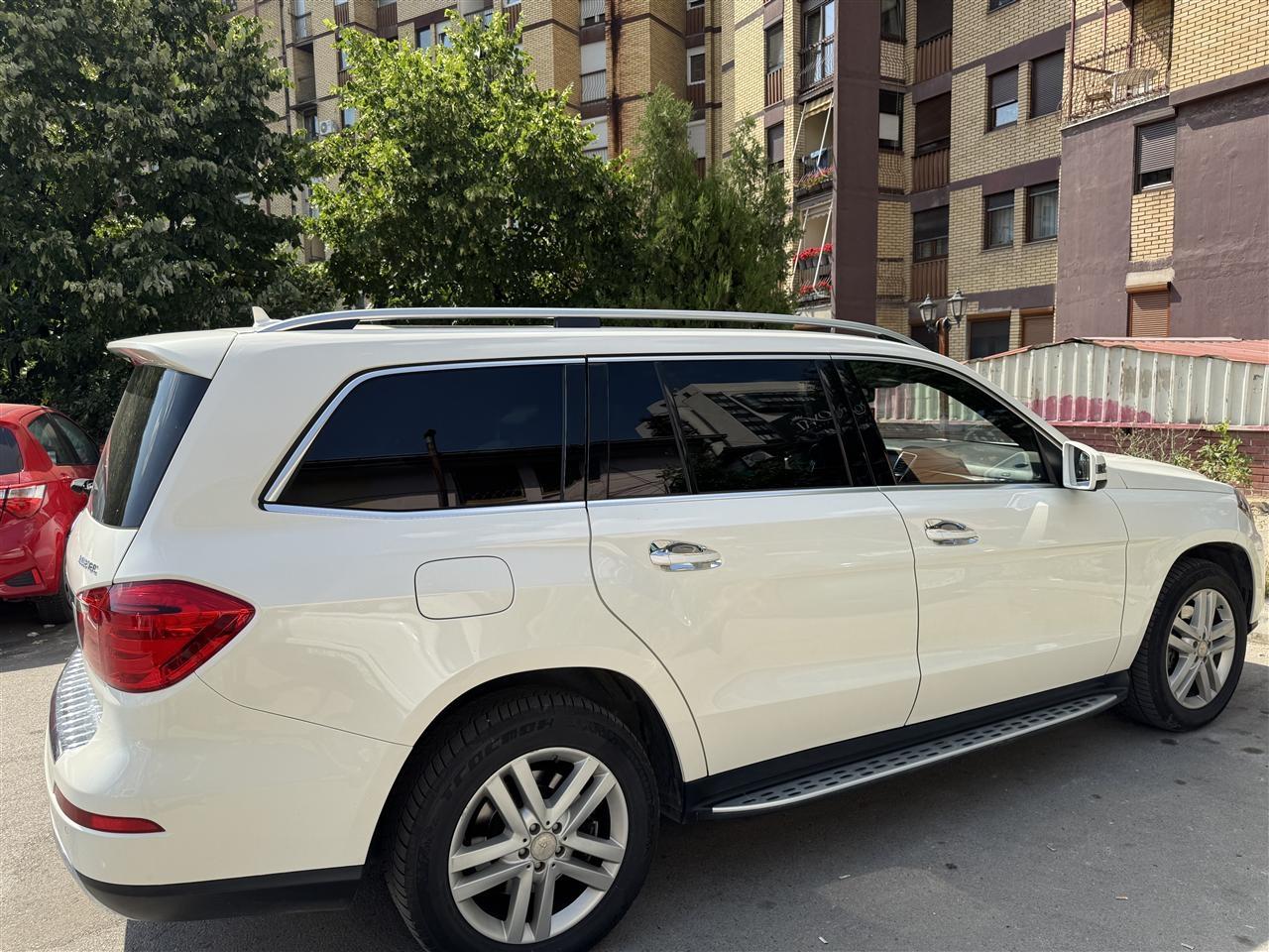 Mercedes-Benz-GL-350-Bluetec-4MATIC---AMG-Line---Full-Option