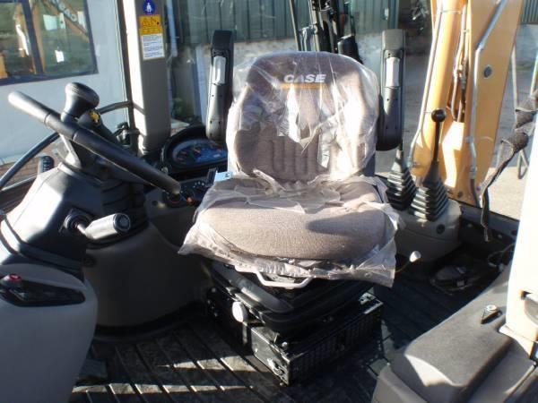 2011-Case-580T