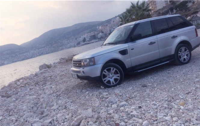 Fellne Range Rover