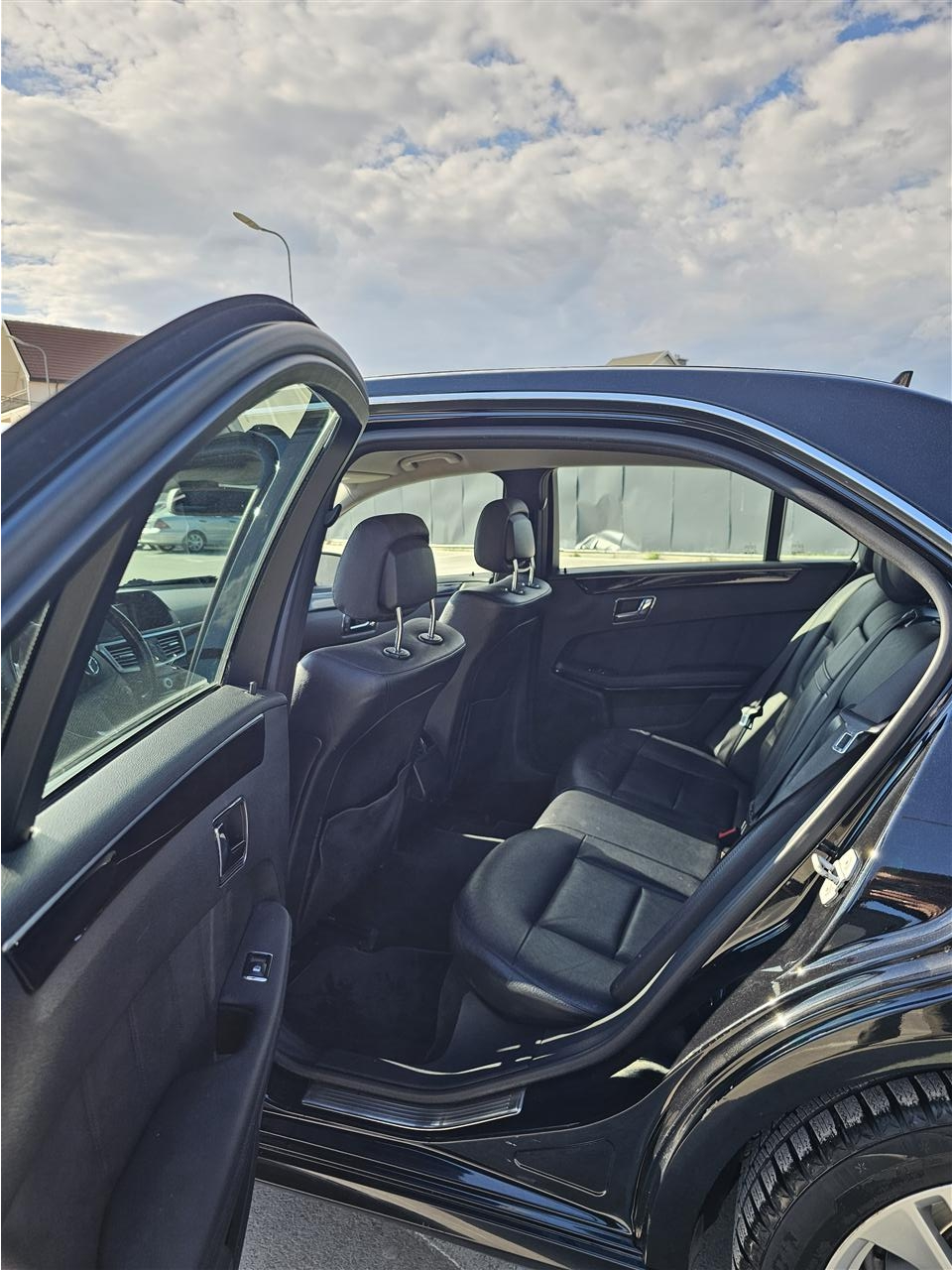 Shitet-Mercedes-Benz-E220