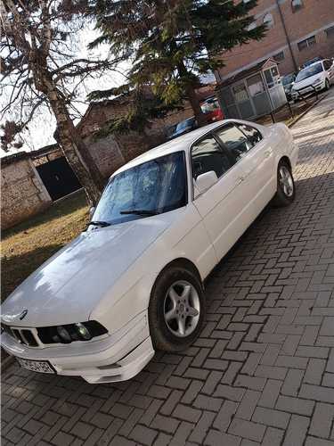 BMW 524