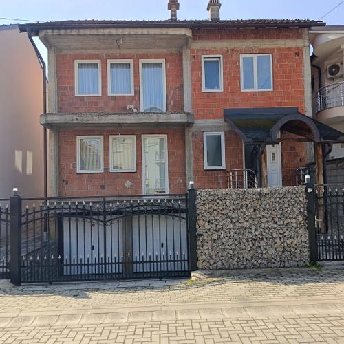 &#55356&#57313 Shitet shtëpi në Gjakovë – Lagjia  Blloki i Ri
