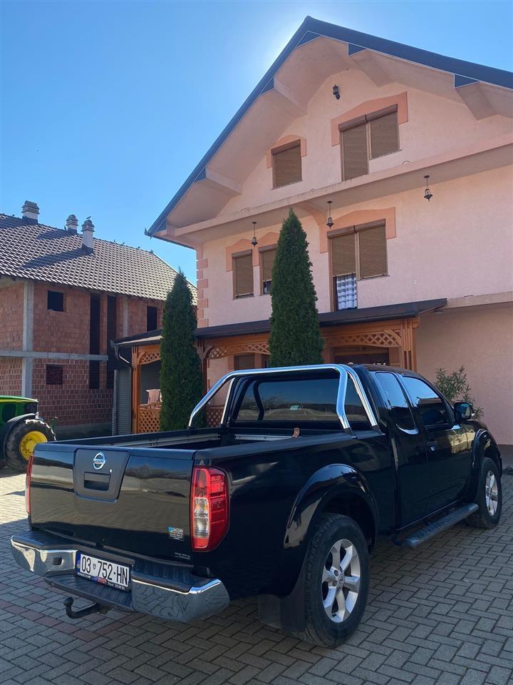 Nisan-navara-