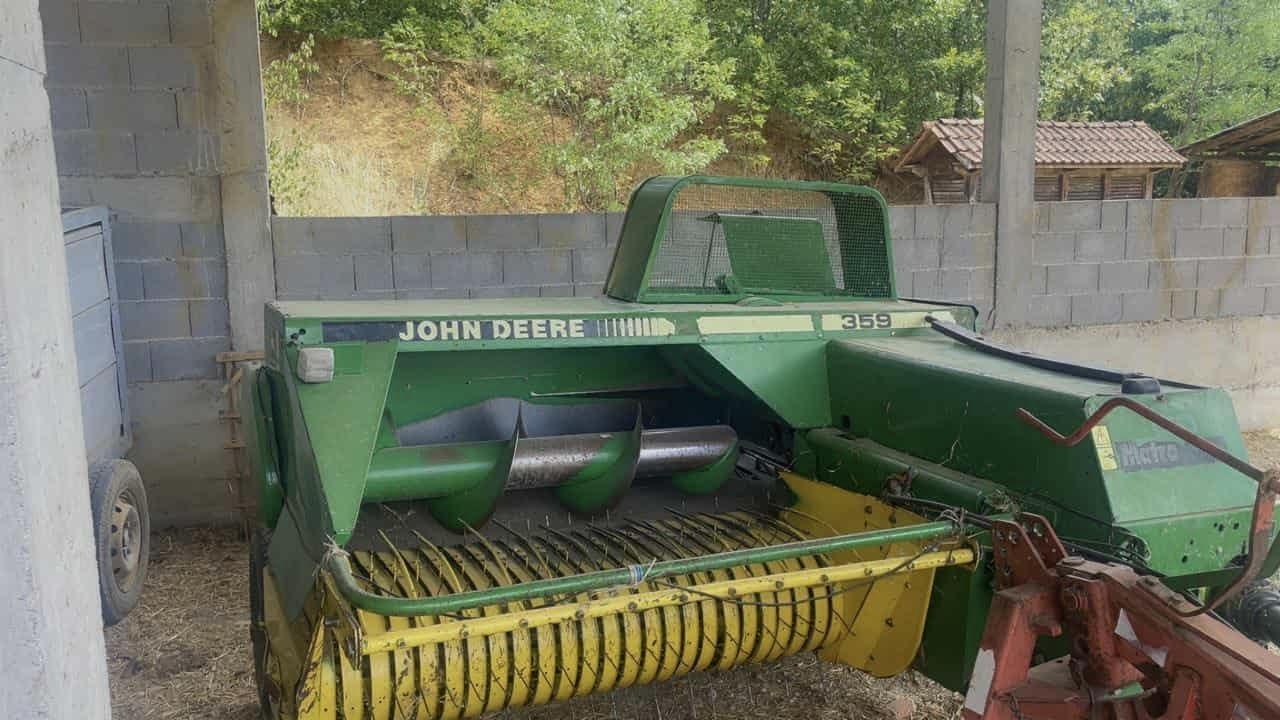 Pres-John-Deere-359