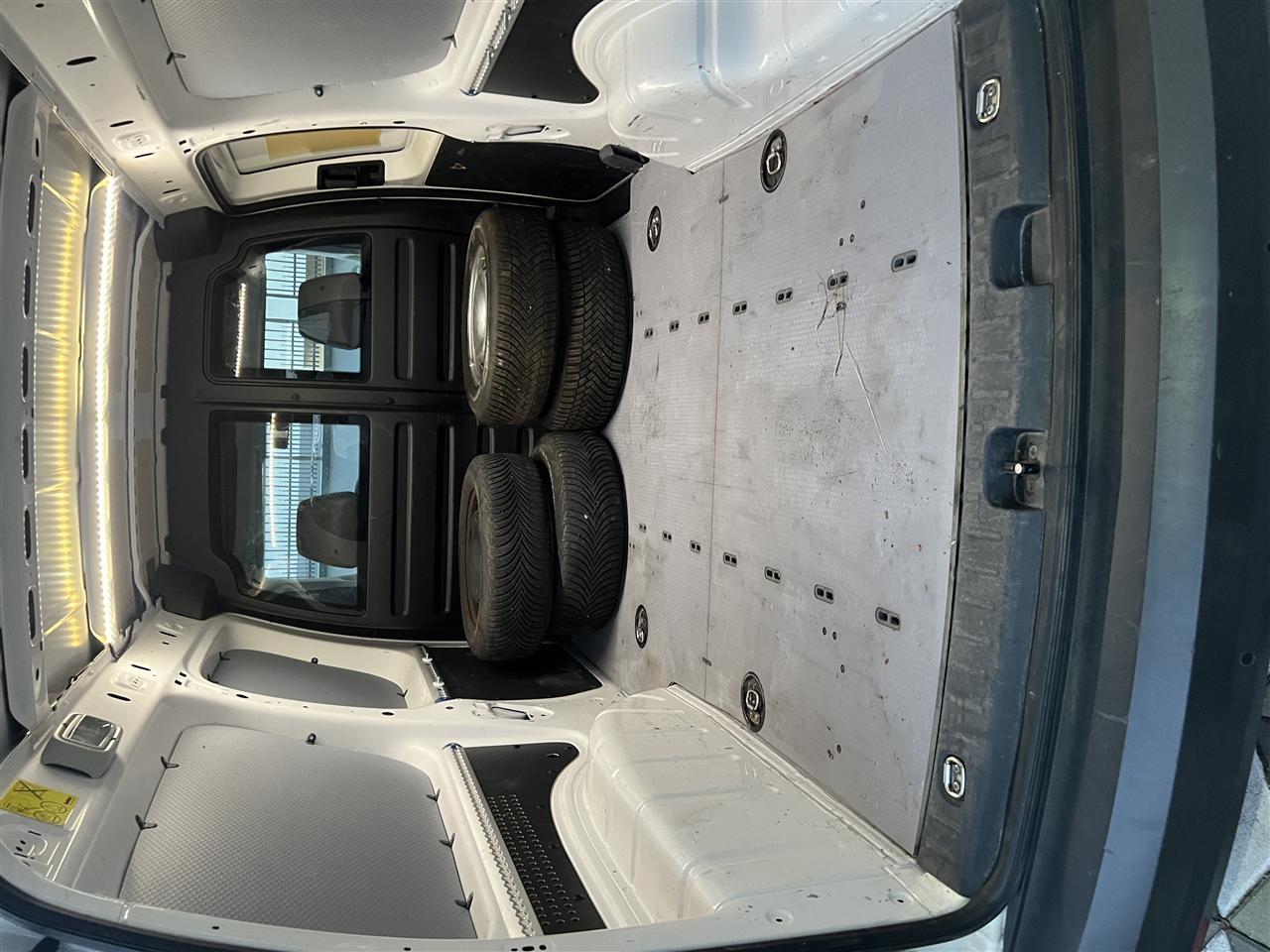 VW-Caddy-max